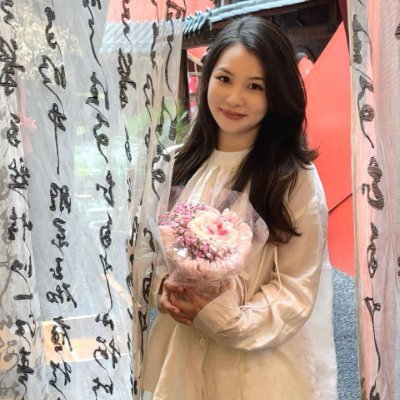 frethhkkifh88's profile picture. 分享日常、生活不一样的自己~
喜欢温柔，高素质的朋友交流，随缘~
谢谢好看的你一直关注我❤️
日常唯一小号：@LeeLuetta42881（聊天）