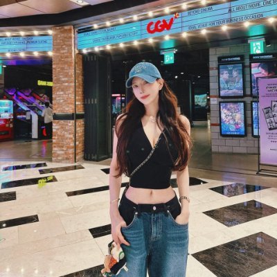 orchid_2love's profile picture. Not just a girl, but a whole vibe 💃
Pink skies & endless dreams 🌸