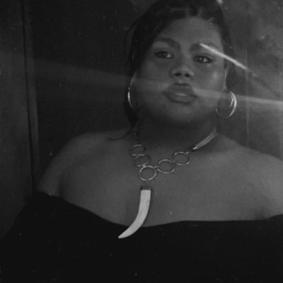 czstelli's profile picture. I think people who vibrate at the same frequency, vibrate toward each other. ~ Erykah Badu