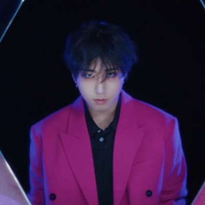 skzrecordhan's profile picture. han jisung's hand holder (real)