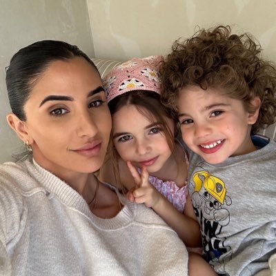 StellaMillieM's profile picture. Entrepreneur | Mum | Lifestyle | Founder of Australias cutest girl clothes | Home | Family | beauty + colorful outfit