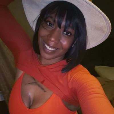lahnakane's profile picture. 👾 content creator 
🎮 stream yapper 
💪🏾 fitness wanabee
💃🏾 lvl 2 cosplayer
✊🏿 ♀️ 🌈 @twitch guilds
💼 Business Inq:
lahnakaneplays@gmail.com