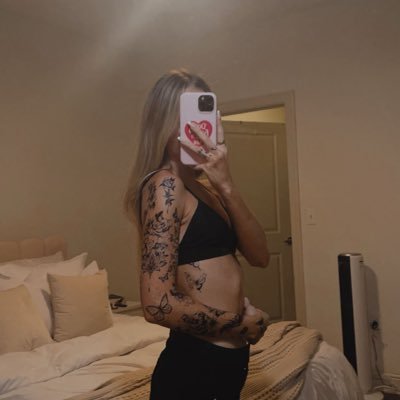 Ch33kyBrat's profile picture. dm fee $25