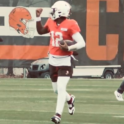 Hidroski's profile picture. #DawgPound #LetemKnow #NationalChamps🌰 #Guardsball