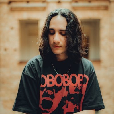 caiobandeirar's profile picture. co-fundador e diretor criativo da @moodgate_ ◇ produzo vídeos, tenho um site de música e fotografo shows por aí | rio de janeiro