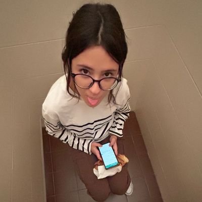 wwydbro's profile picture. millions of answers