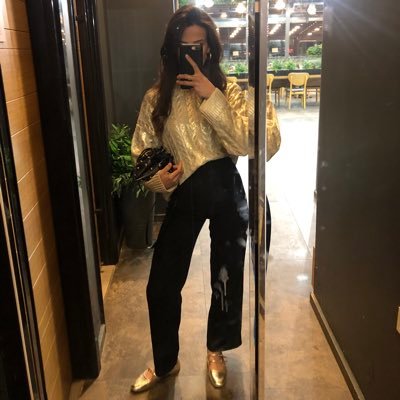 uumran111's profile picture. 🦢