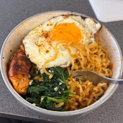 RoyOsserver's profile picture. 19 | Fan of art, games and internet oddities. Send me folk music. GMT