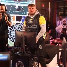 BigMFReign's profile picture. Retired @NBA2KLeague Professional | #LakeShow #brickbybrick | Husband to @katybelln 💍 | 24 🐍