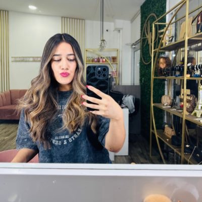 lizbethra98's profile picture. 