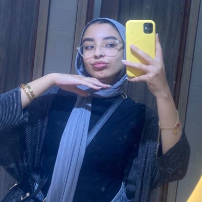 avoid_zeinab's profile picture. 𓋹👩🏻‍🔬
