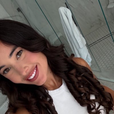 Mary575266128's profile picture. 