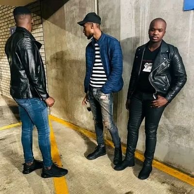 IsakaAzile's profile picture. Luzuko Spaza Mazibuko.🤍🕊️Gangsta.💯My heart so cold .💙