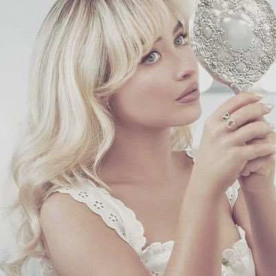 Sabbysprinkles's profile picture. 𝒹ℴ𝓃𝓉 𝒷𝓇𝒾𝓃𝑔 𝓂ℯ 𝓉ℴ 𝓉ℯ𝒶𝓇𝓈 𝓌𝒽ℯ𝓃 𝒾 𝒹𝒾𝒹 𝓂𝓎 𝓂𝒶𝓀ℯ 𝓊𝓅 𝓈ℴ 𝓃𝒾𝒸ℯ． 𝓈𝒶𝒷𝒷𝓎 𝒻ℴ𝓁𝓁ℴ𝓌ℯ𝒹 8／8