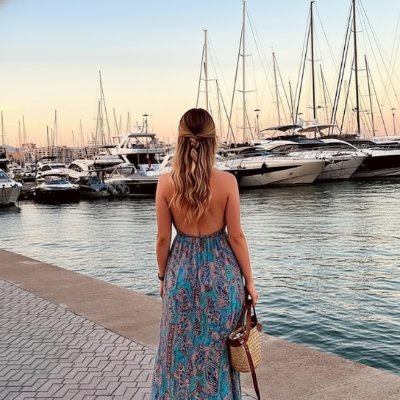 TinaaFoster15's profile picture. Just a woman chasing sunsets, good books, good food and better conversations.