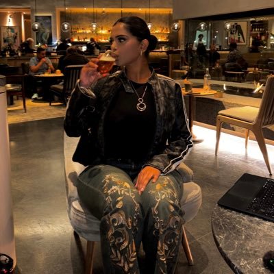 Jan_07x's profile picture. 🌴