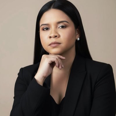 mardelancer's profile picture. Abogada y docente. Pienso en Derecho, vivo entre impuestos y escribo al ritmo de los atardeceres. 🌅⚖️✨