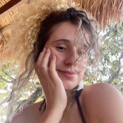 clarakct's profile picture. voltei