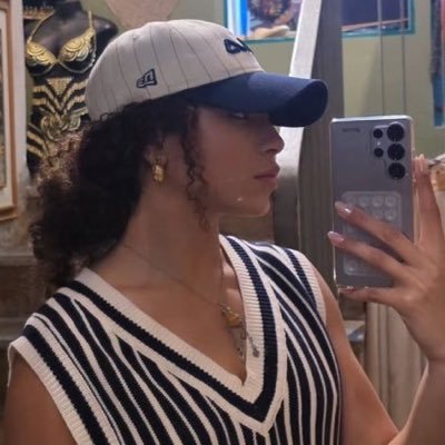 anyminhafav's profile picture. viva o anycentrismo