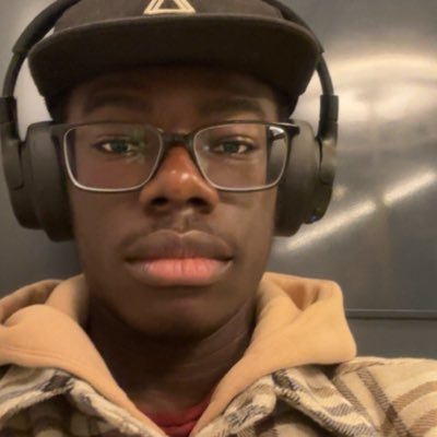 AzeTunez's profile picture. 17, musician, occasional artist, big fan of rap n jazz. and I LOOVE chocolate n FRIED CHICKEN