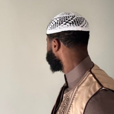 2innsynn's profile picture. وإنَّ كِتابَ اللهِ أوْثق شافِعٍ