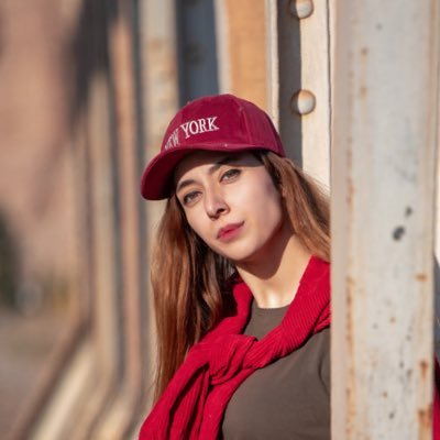 mandedaroboor's profile picture. علاقمندبه توپ‌قلقلی‌های زردوآبی، چادرخوابی در حیات‌وحش، کاردستی با اتوکد، انواع میلگردوخاموت، نقاشی‌های منظومِ آقای بیدل، طبعِ لطیف آقای تارانتینو.