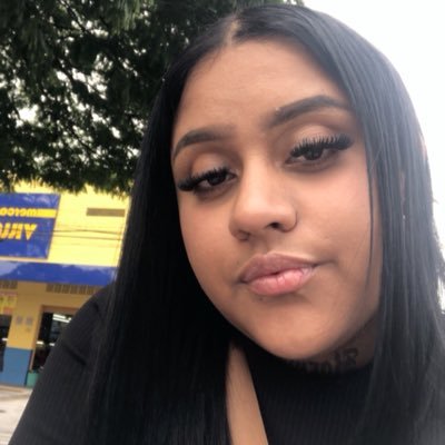 _leless_'s profile picture. eu vivo sempre, no mundo da lua 🤠  https://t.co/MSRFWg4l1Z