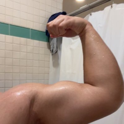 outtheway288689's profile picture. 18 male 🇲🇽