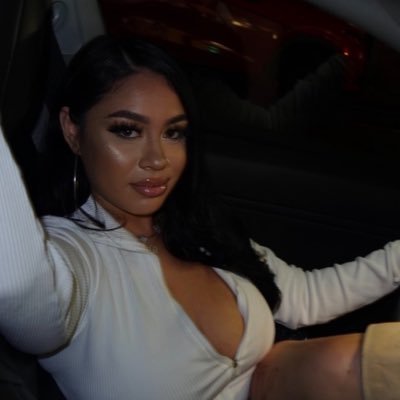 sophiaabosss's profile picture. IG: sophiaaboss ♋️