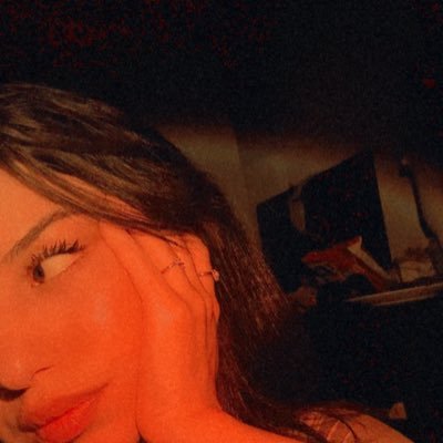 umutsuzluklara's profile picture. 