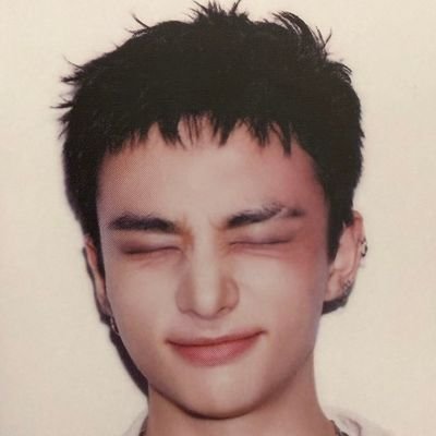 hyunsvngism's profile picture. #skz :stray kids STAY or none.                                                   
   STAY(OT8/Hyunin biased )｡⁠*ﾟ*⁠.⁠✧