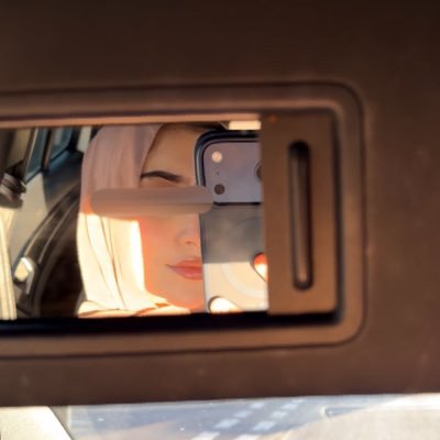 saan2a's profile picture. 23🕊️