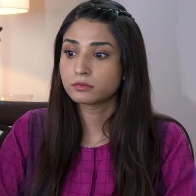 echoesofasmile's profile picture. 