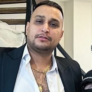 kirbabakirkiri's profile picture. من نیستم تو پالیتیکس