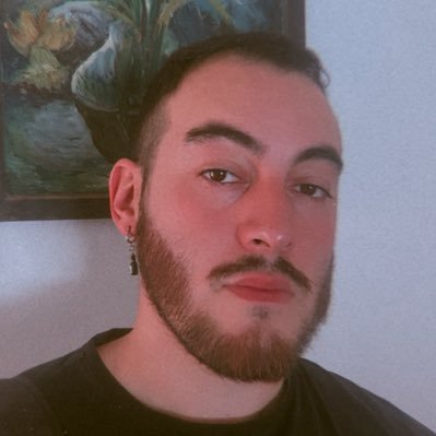 lucioantezana_'s profile picture. Docente. Funciono con introspección, cinismo y café frío. Escribo acá: