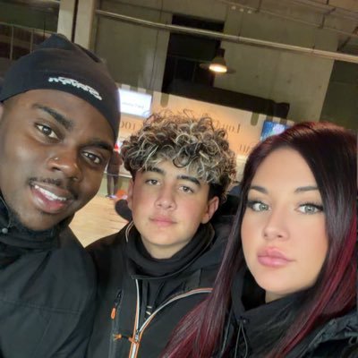 melyoyo13's profile picture. OM a la vie a la mort💙🩵 👑 G ❤️ Y 💍🇮🇹 🇸🇳🇨🇮TIKTOK melyoyo13 #votrepilote #reporter🤣