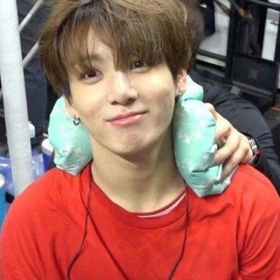 dannithvp's profile picture. vi a Hoseok en vivo y habló todo el tiempo sobre eso