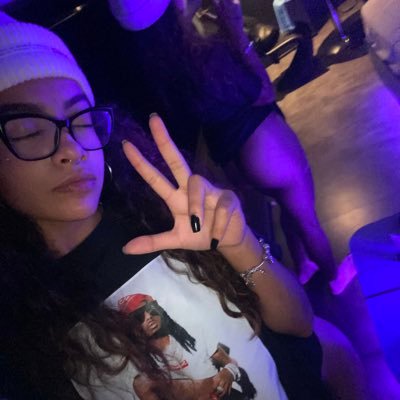 00_bellac's profile picture. “Mim” não conjuga verbo. | não-mono | @Goddess00Luo | @dumbprincess00 🔞