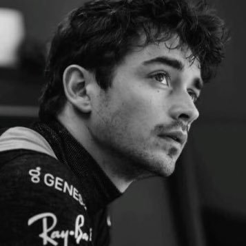 qreeeei's profile picture. I still look for you in everyone