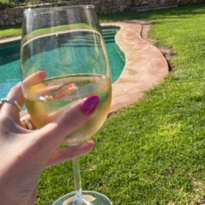 Margot_VDS's profile picture. love to travel and to eat whilst traveling / married to @djpsytox / feminist / Romelu Lukaku ⚽️ / Gerwyn Price 🎯 / proud dogmom of Vinnie 🐕