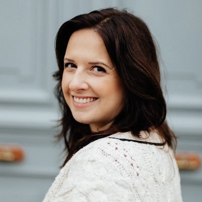 katsloanewrites's profile picture. 📕♥️ THE MATCHMAKER'S COTTAGE coming Summer 2026! 📇 Writer. Always falling victim to classic blunders. 💬 rep: Thao Le at Sandra Dijkstra Literary Agency ✨