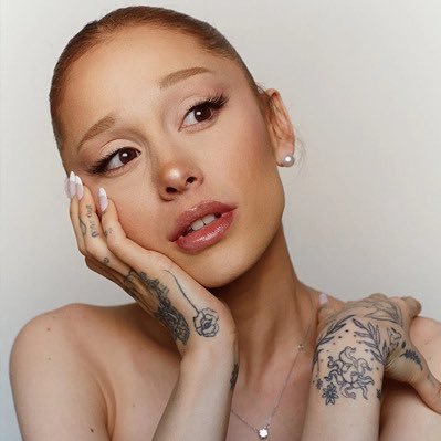 vanttplay's profile picture. — say yes to heaven ‧₊˚ꨄ︎🏹| probably reading or eating sushi ¡!