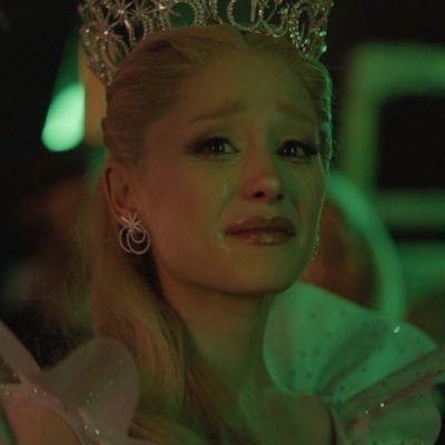 hatsukumi's profile picture. she/her #1 ariana stan/bangchan bias ⭑ 🫧 (#1 wicked lover)