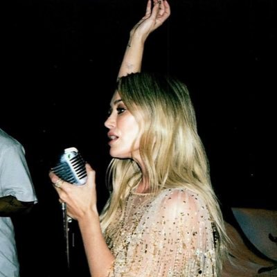 akissbeforealie's profile picture. 1994✨