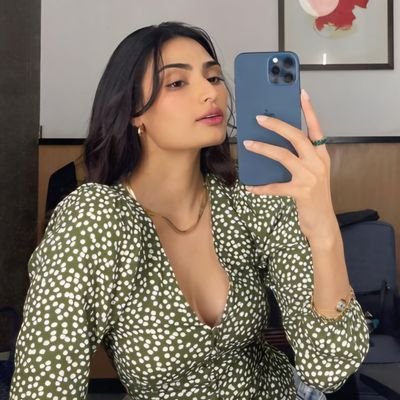 aai_shapathh's profile picture. half chaos, half calm.