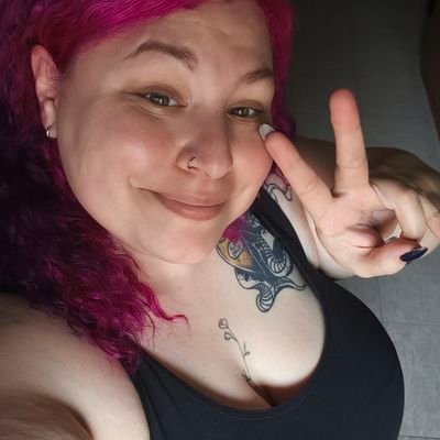 TereJiBra's profile picture. 📱 Community Manager
💜Lady Drama.
🖤Keep yourself alive 👑
🤍 (Mucho) Sexo, Tattoos y Rock&Roll
🐈Madre de un León y un Dios Nórdico.
♀️ Feminista