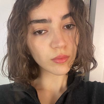 Cercueildestars's profile picture. Anna delvey, gena rowlands,duras, bottes en cuir,hyperpop,surréalisme,loud luxury,cringe culture ici soit je commente soit je raconte qlq chose dont je me rapl