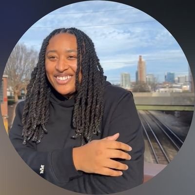 Symonebee2's profile picture. 📍DMV ✈️ Overseas 
  👨🏾‍💻$250k+Principal Engineer (Ex SWE)
🇺🇸 Ihelp you land $100k+ Teach Contract +build wealth 👇🏾 Free Teach Contractor Class NOV 25
