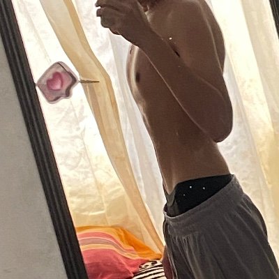 Euthanasianvs's profile picture. 18 / Vers / Contenido personalizado al DM