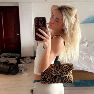 Grace_Chariss1's profile picture. Social media star best known for her graceeecharisss TikTok account. She posts golf, modeling, and lifestyle content. She utilized her social media platforms.